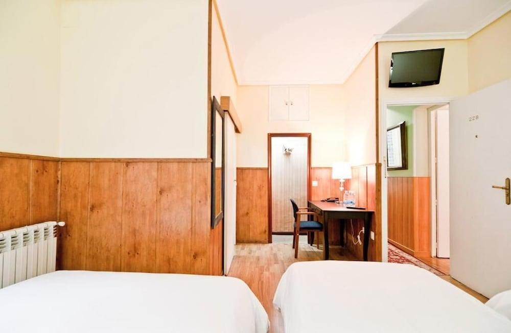 Hostal Asuncion Madrid Buitenkant foto