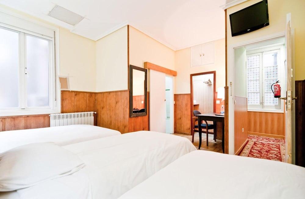 Hostal Asuncion Madrid Buitenkant foto