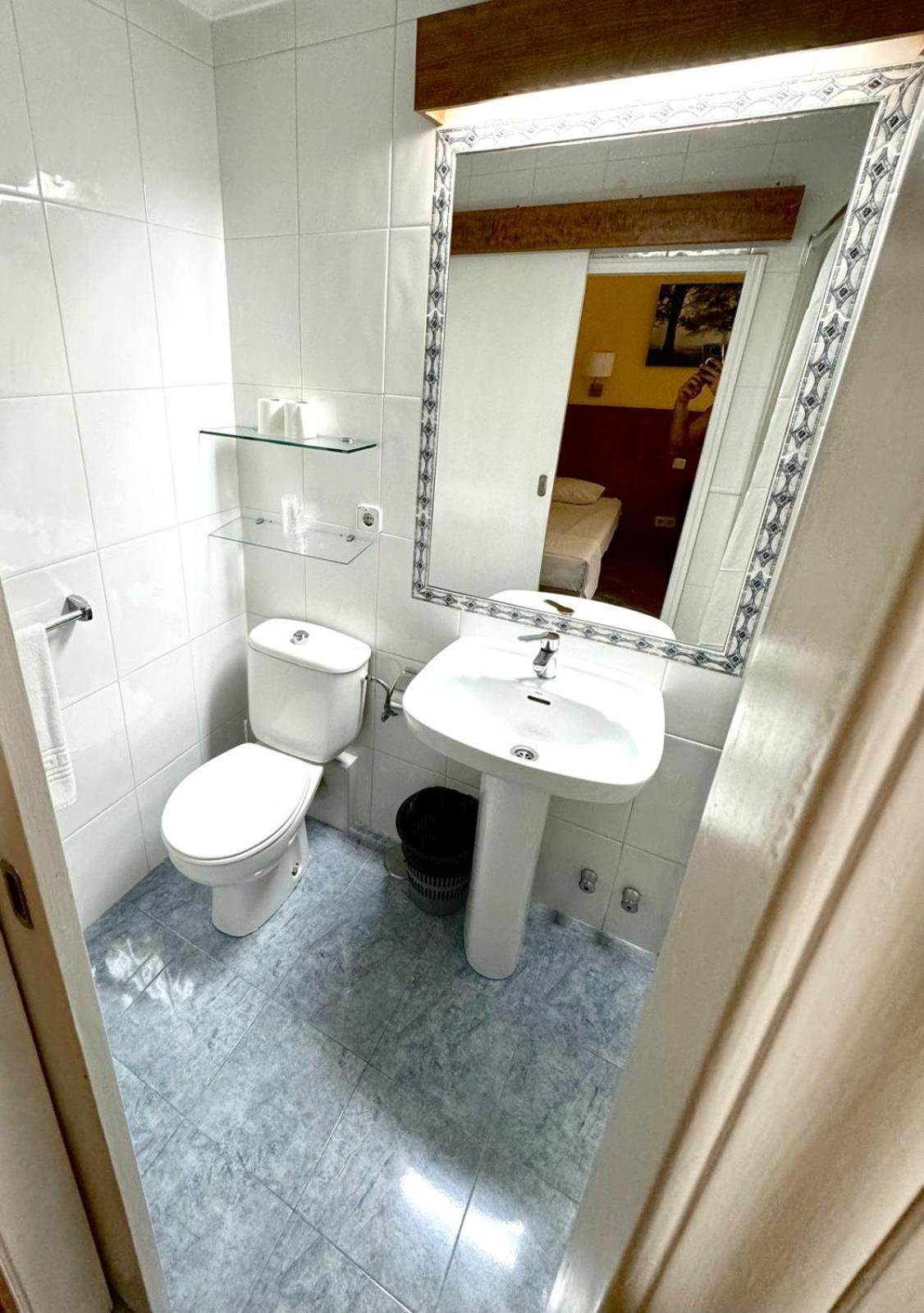 Hostal Asuncion Madrid Buitenkant foto
