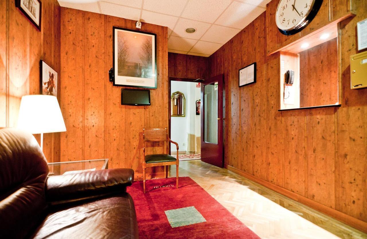 Hostal Asuncion Madrid Buitenkant foto